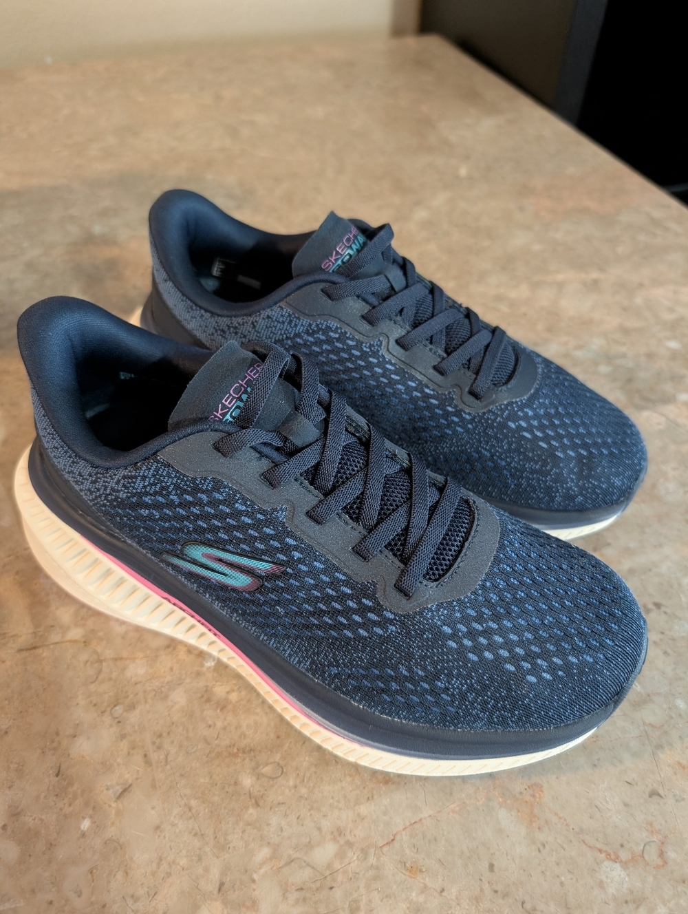 Skechers Performance Go Walk Max Cushioned Arch Fit #125581 Women's Size 7.5